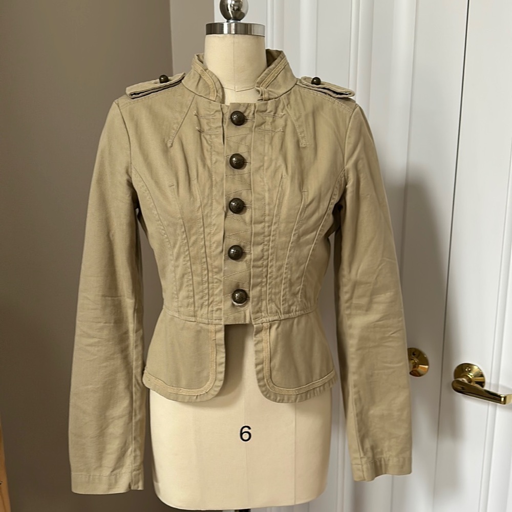 Diesel short fitted jacket. Loads of detail. Very good condition. Size Medium